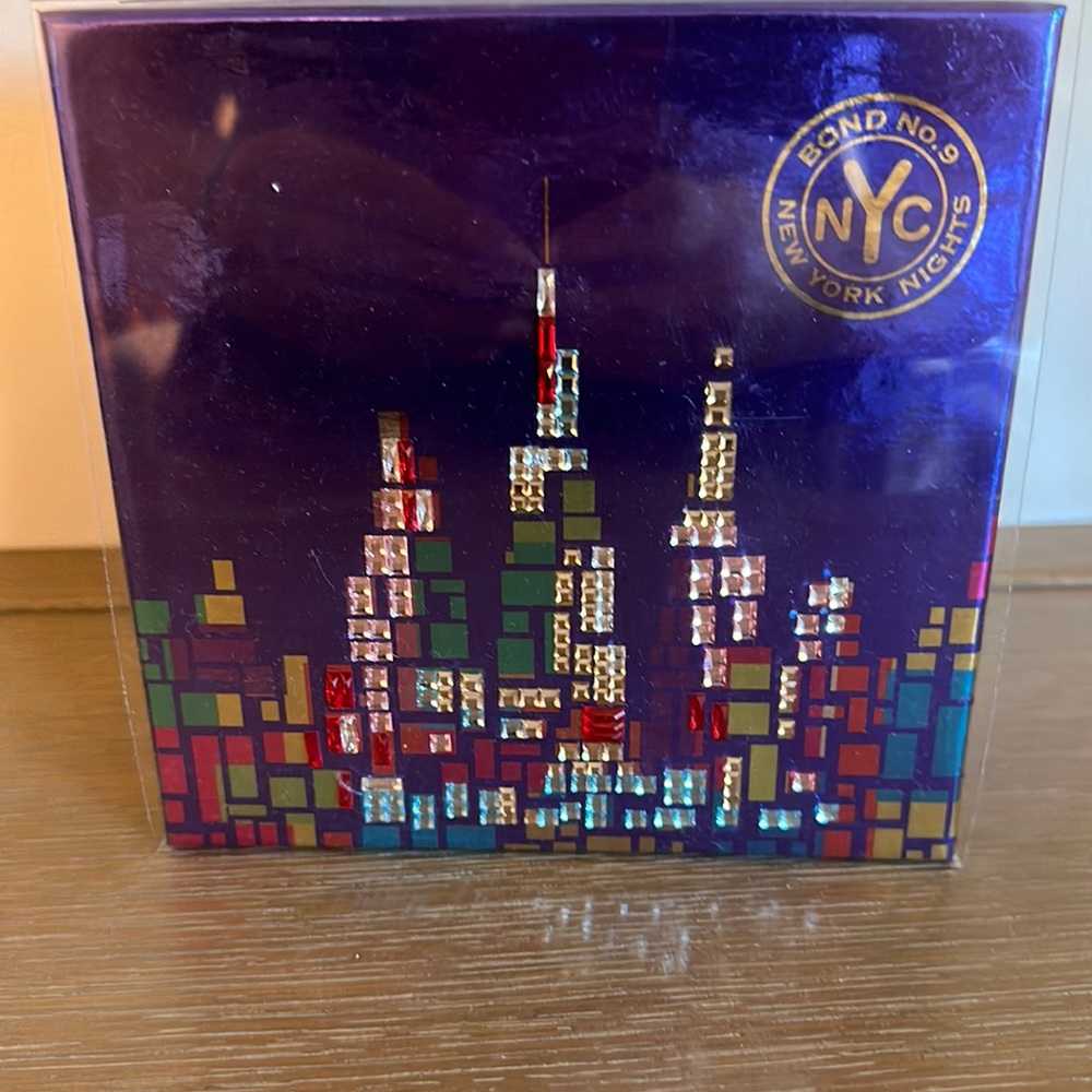 Limited edition Bond no9 box. New York nights with Swarovski crystals.